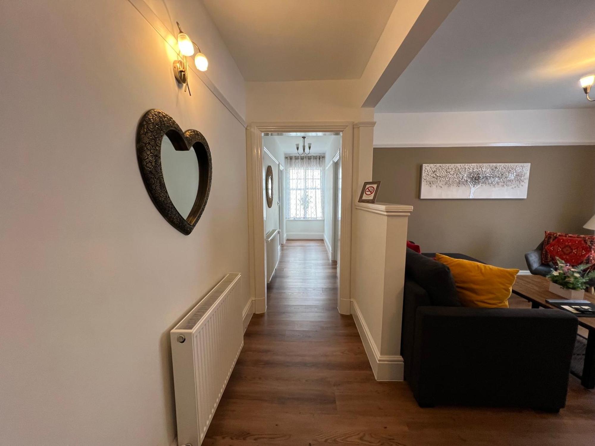 Large Family-Friendly 2Bd Glastonbury Retreat, Sleeps 5 Bagian luar foto