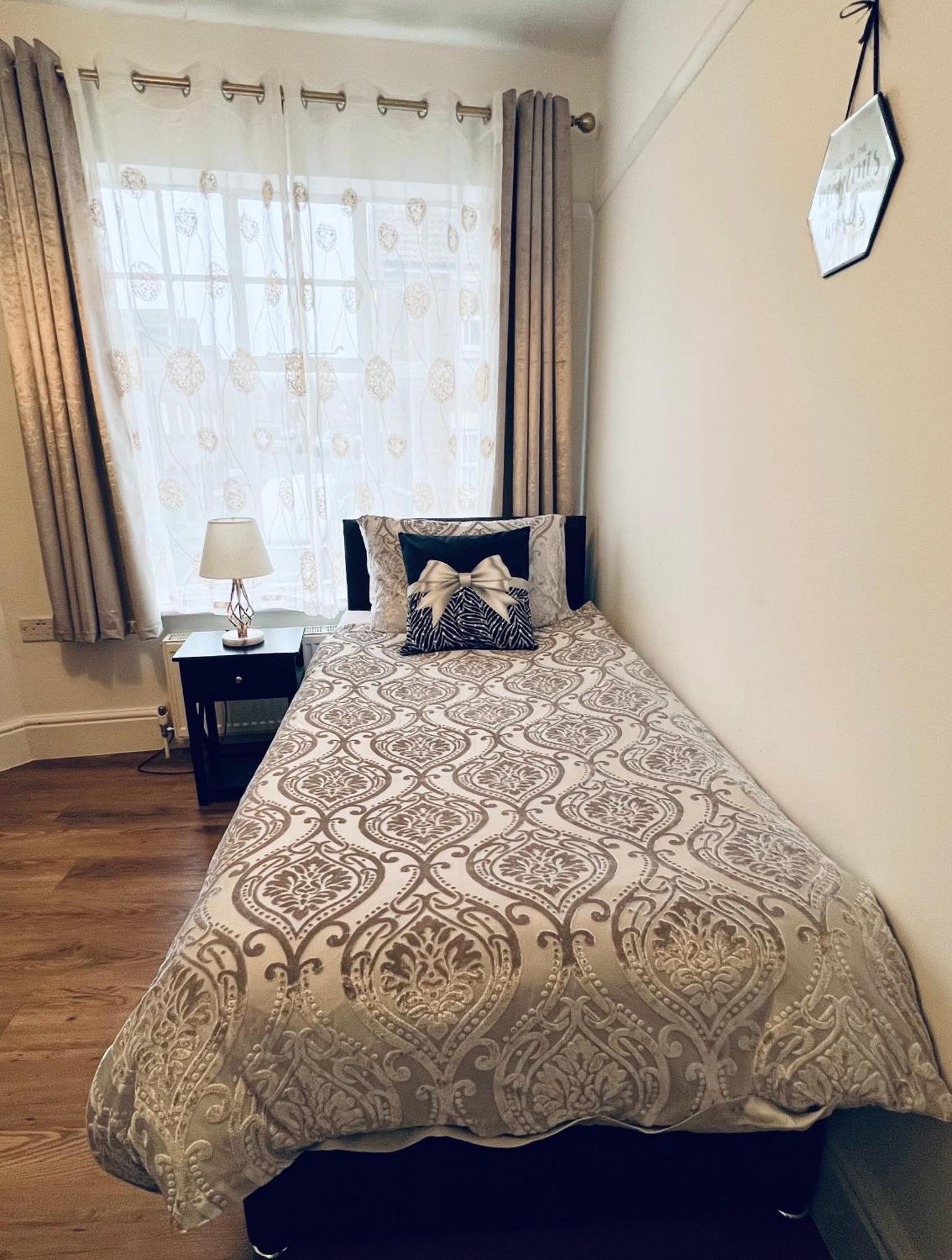 Large Family-Friendly 2Bd Glastonbury Retreat, Sleeps 5 Bagian luar foto