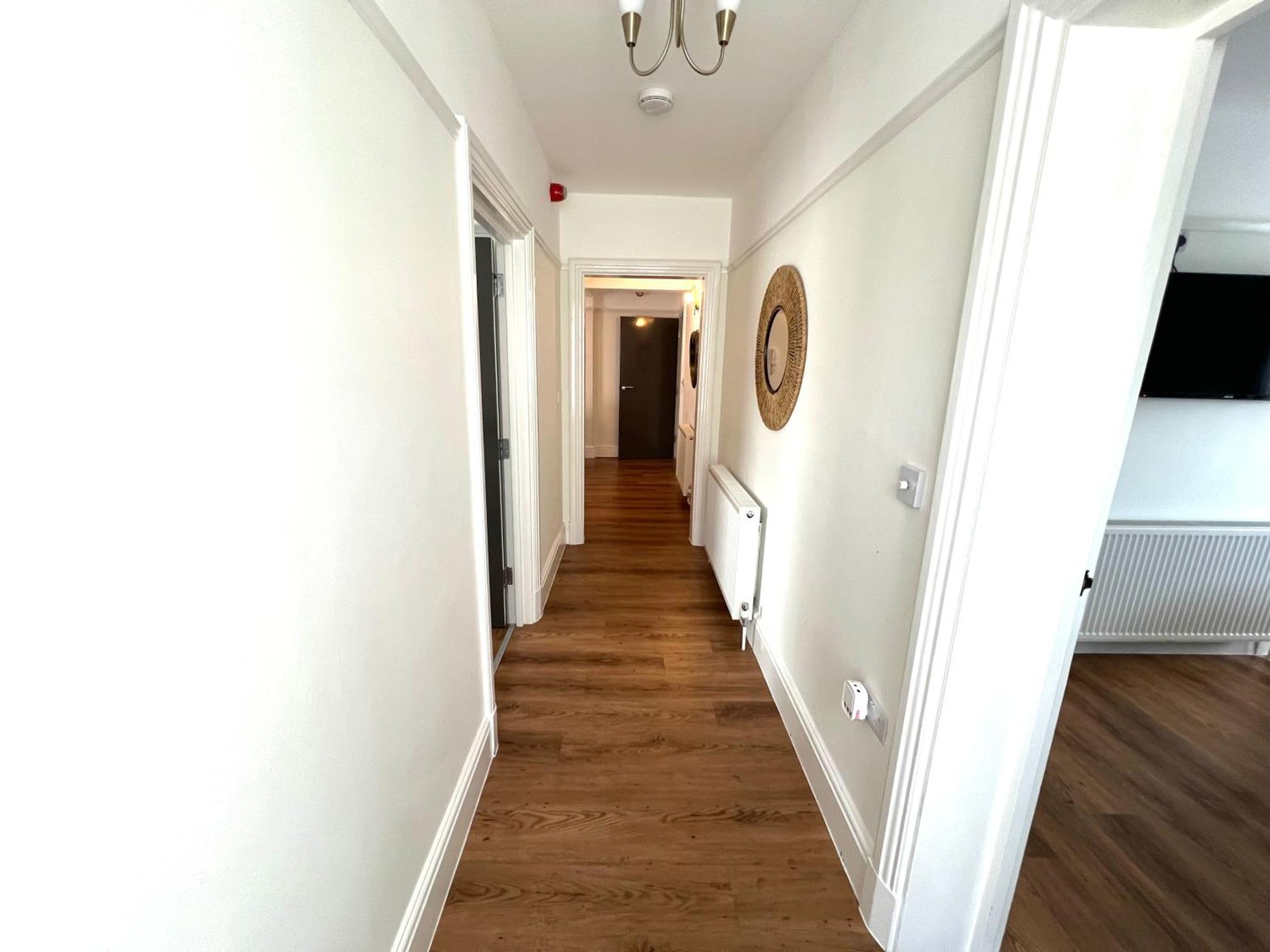 Large Family-Friendly 2Bd Glastonbury Retreat, Sleeps 5 Bagian luar foto