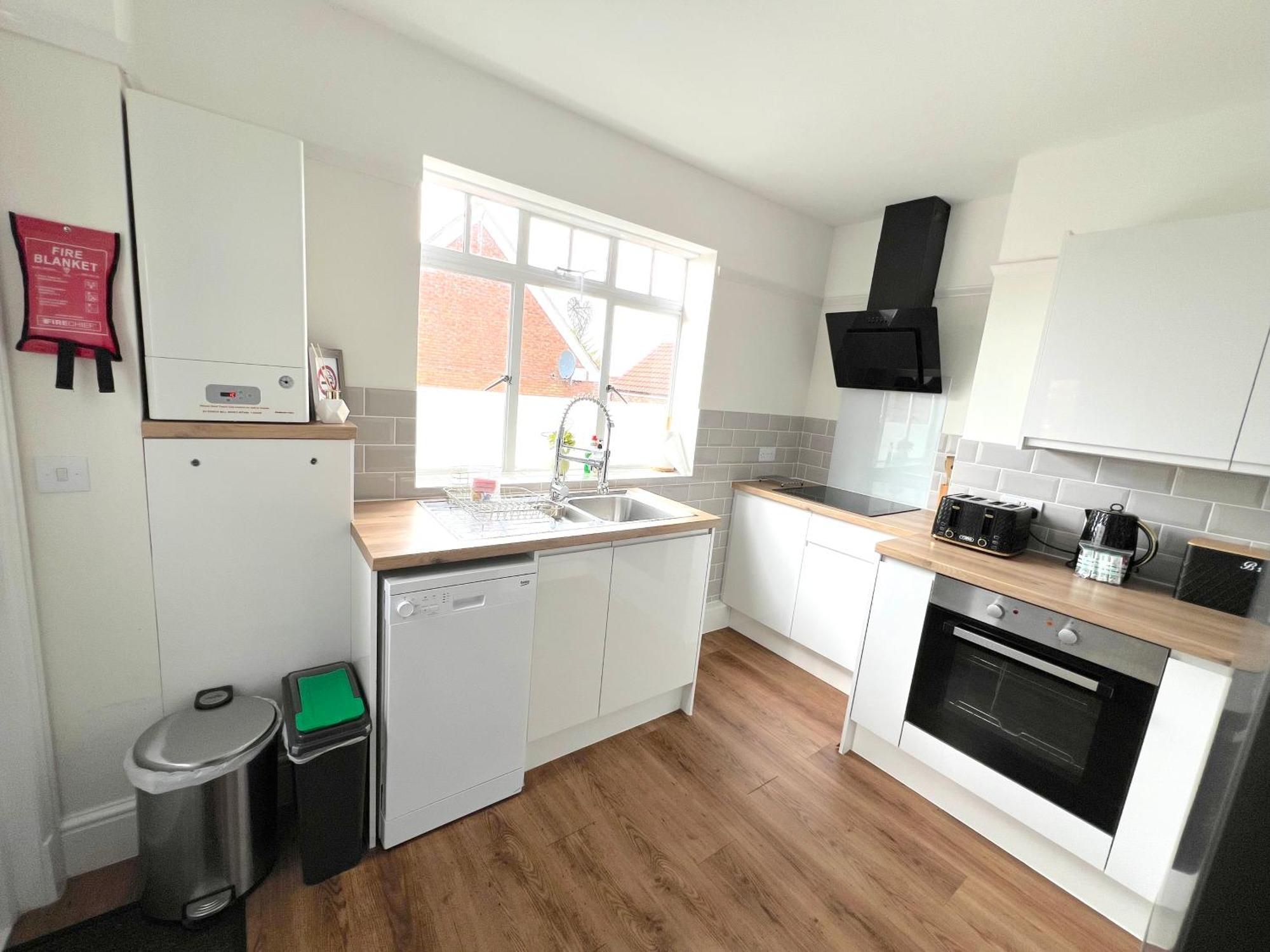 Large Family-Friendly 2Bd Glastonbury Retreat, Sleeps 5 Bagian luar foto