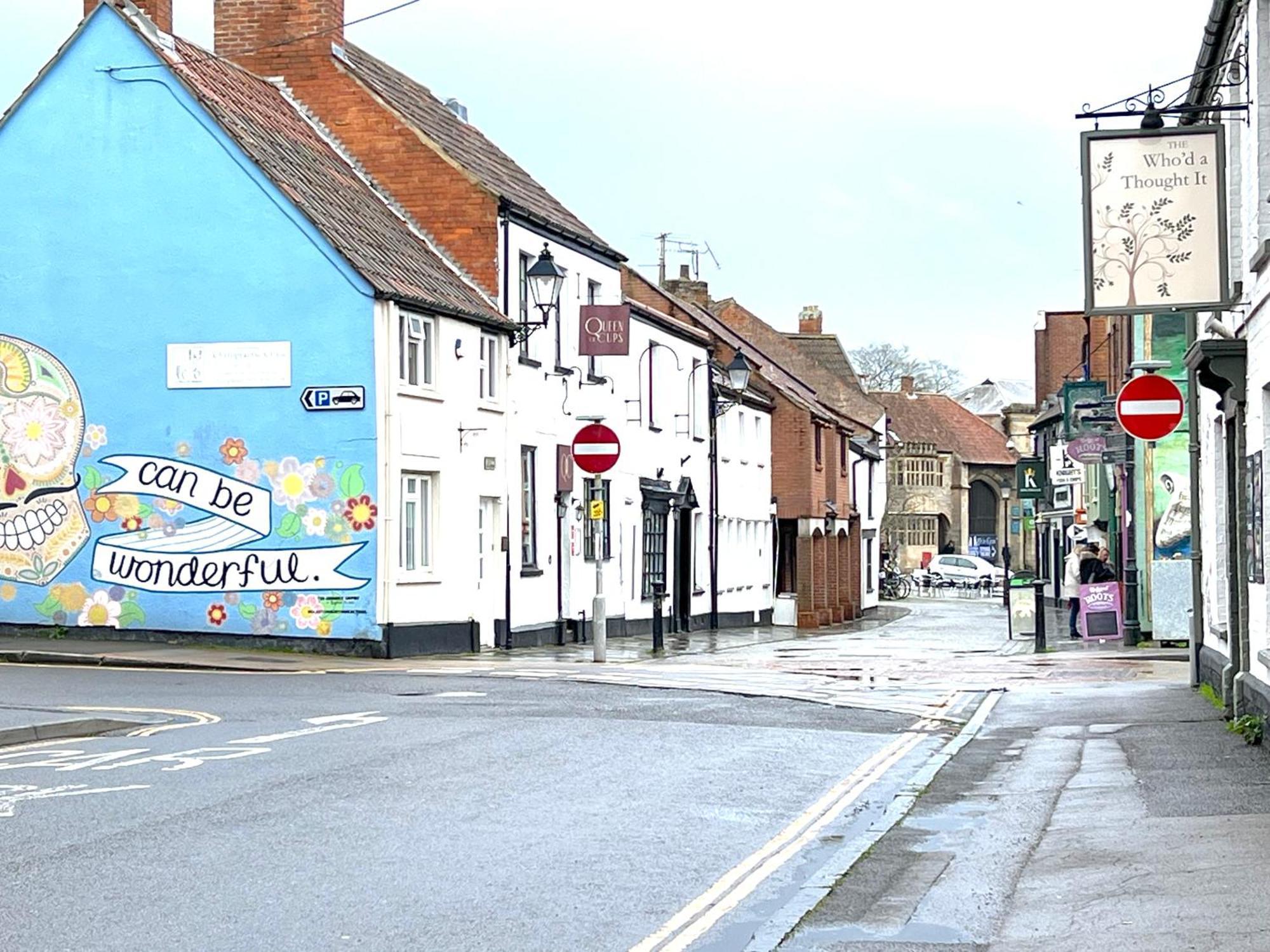 Large Family-Friendly 2Bd Glastonbury Retreat, Sleeps 5 Bagian luar foto