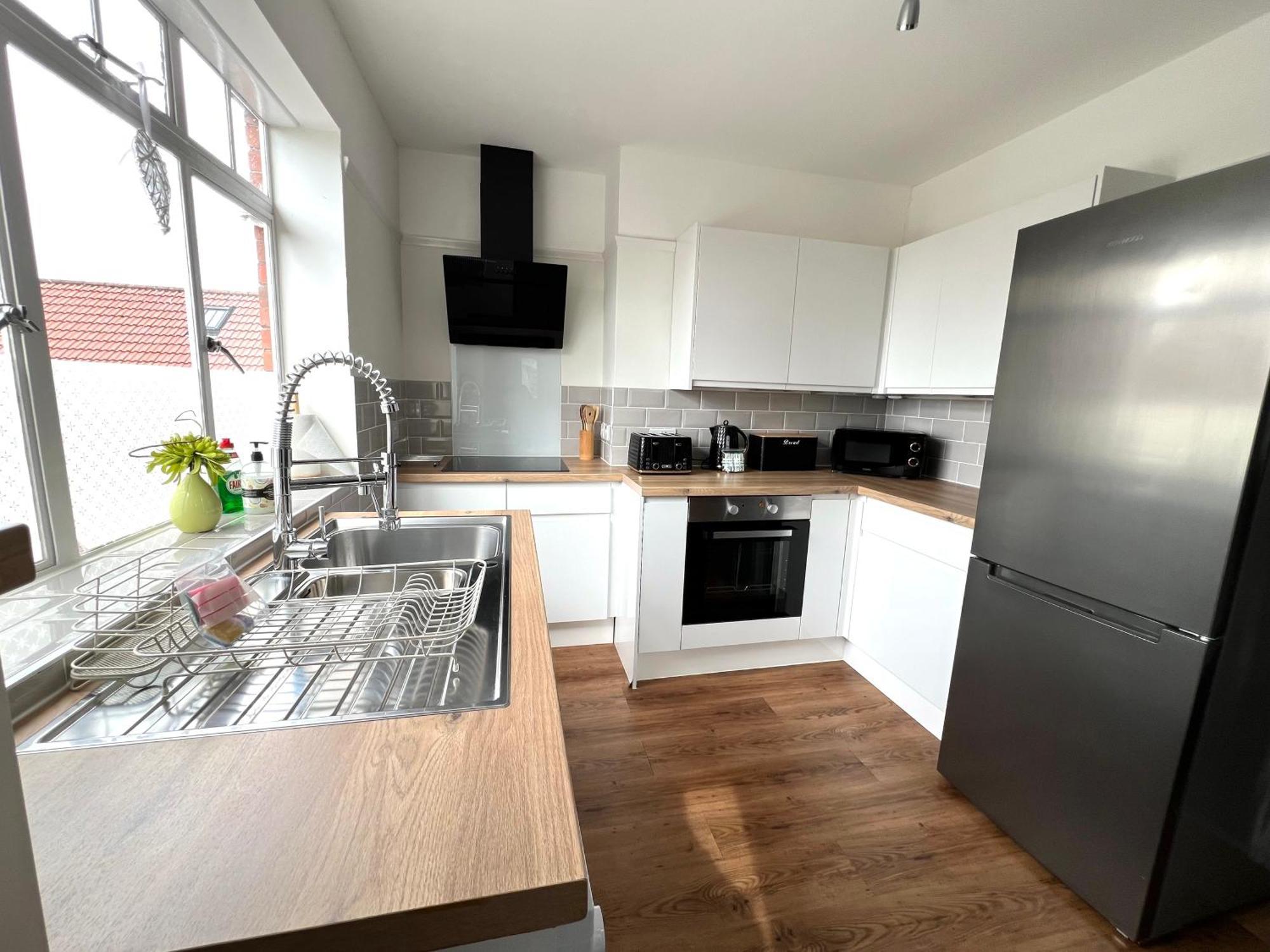 Large Family-Friendly 2Bd Glastonbury Retreat, Sleeps 5 Bagian luar foto